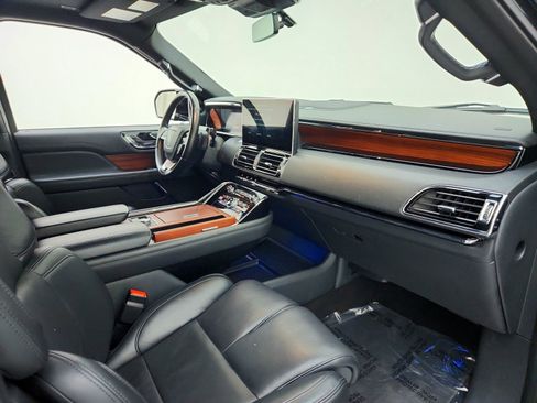Used 2024 Lincoln Navigator Reserve image 27