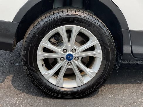 Certified 2019 Ford Escape SE AWD/4WD image 40