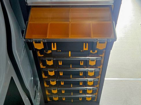 Used 2024 Mercedes-Benz Sprinter 2500 image 38