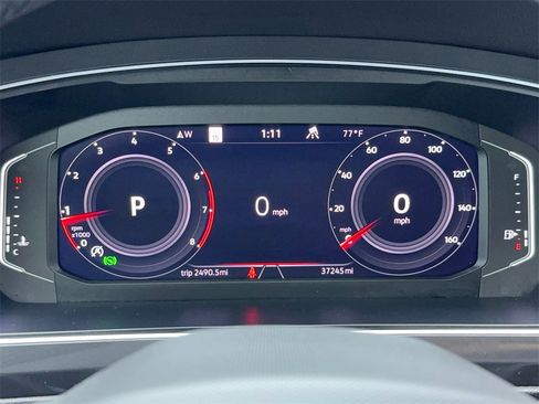 Used 2023 Volkswagen Tiguan SEL R-Line image 21