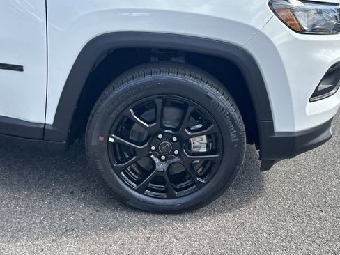 New 2026 Jeep Compass Latitude image 13