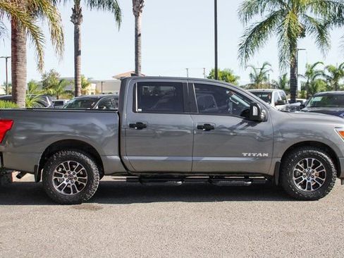 Used 2023 Nissan Titan SV w/ SV Convenience Package image 10
