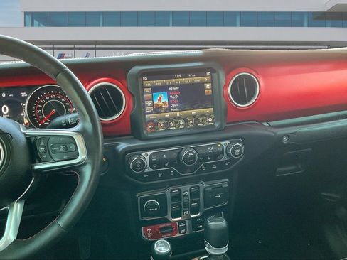 Used 2020 Jeep Gladiator Rubicon AWD/4WD image 10