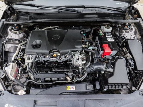 Used 2020 Toyota Camry SE FWD image 18