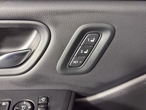 Used 2025 Honda Pilot TrailSport image 26