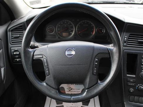 Used 2004 Volvo V70 Base AWD 4dr Turbo Wagon image 16