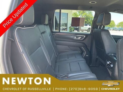 Used 2023 GMC Yukon XL SLT AWD/4WD image 27