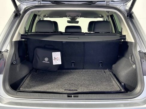 Used 2024 Volkswagen Tiguan SE AWD/4WD image 13