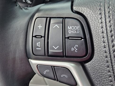 Certified 2019 Toyota Highlander XLE FWD image 27