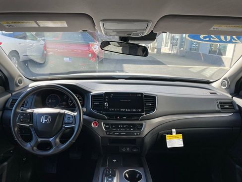 Certified 2025 Honda Ridgeline Sport image 10