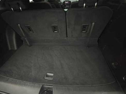 Used 2023 Chevrolet Traverse LT image 21