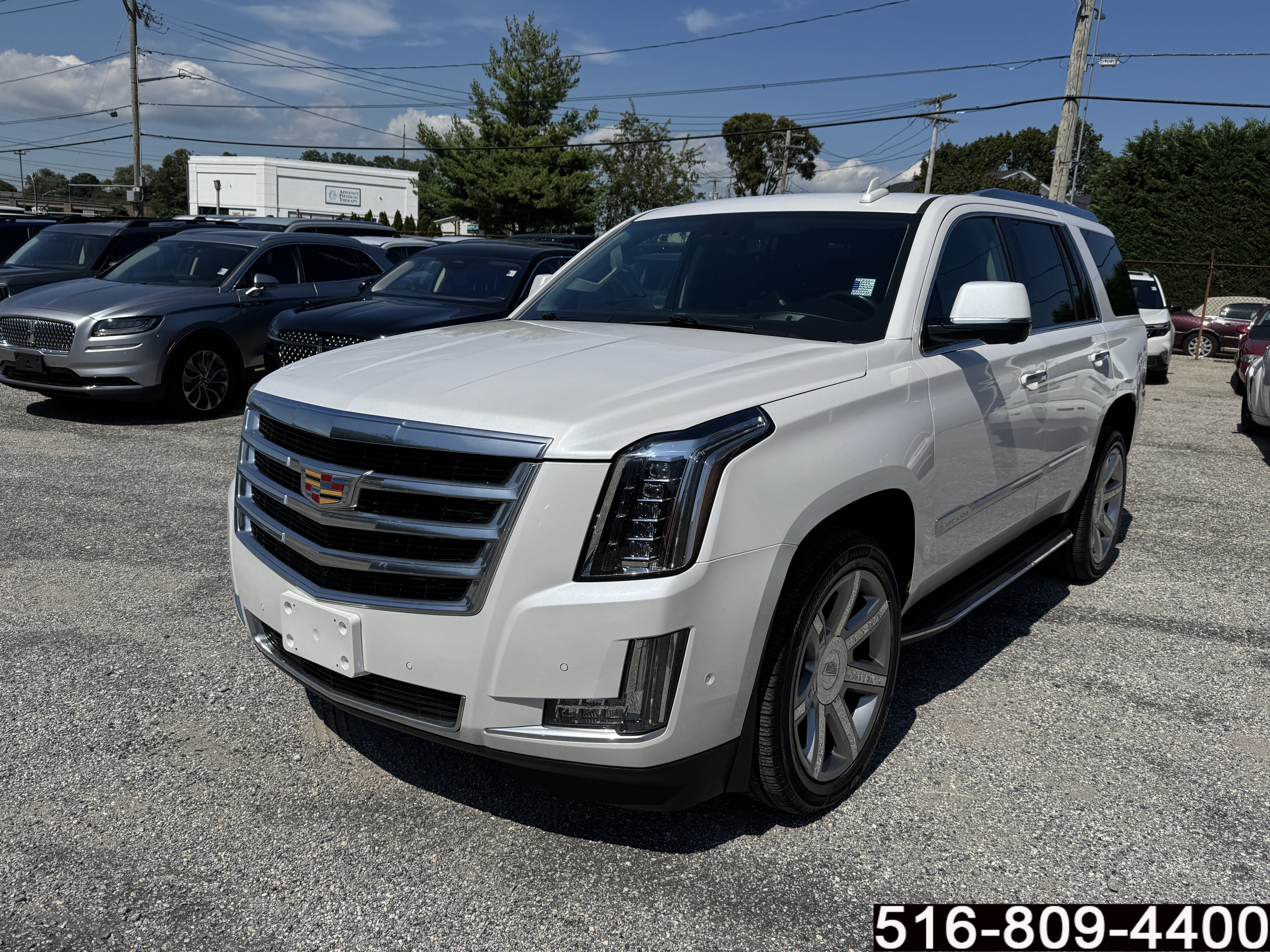 Used 2020 Cadillac Escalade Luxury AWD/4WD image 8