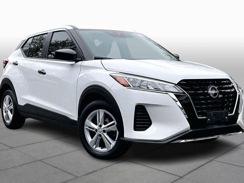 Used 2024 Nissan Kicks S image 2