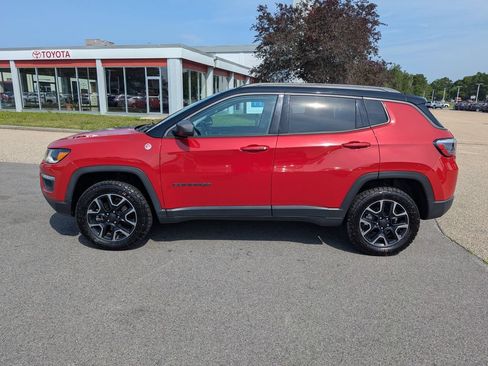Used 2019 Jeep Compass Trailhawk w/ Leather Interior Group AWD/4WD image 2