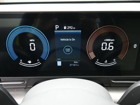 Used 2025 Hyundai Kona SEL FWD image 6