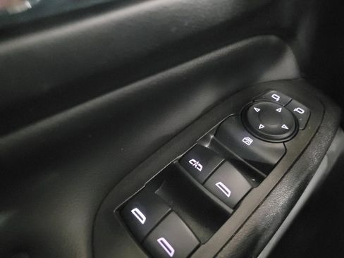 Used 2023 Chevrolet Equinox LT w/ Driver Convenience Package image 27