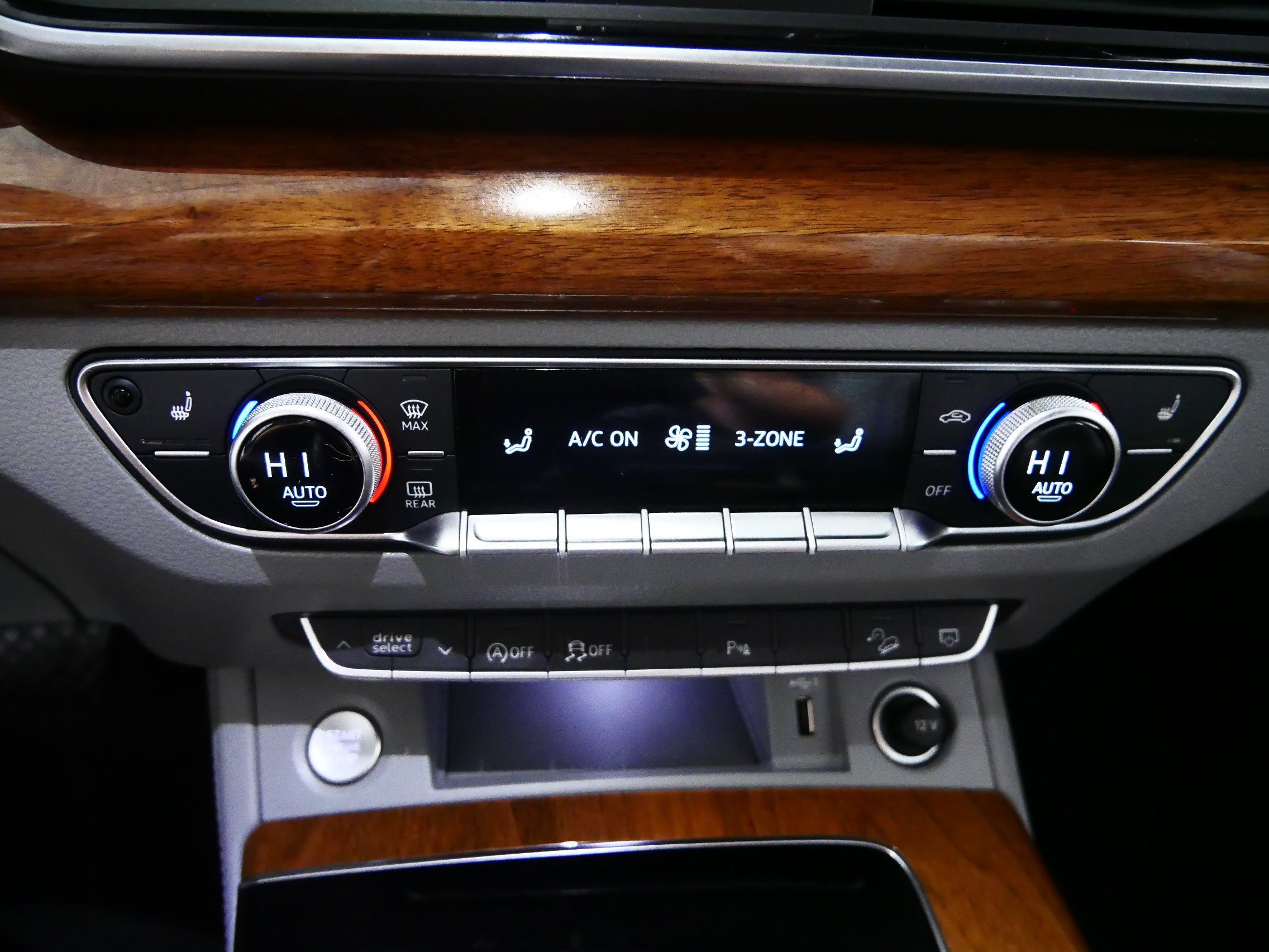 Used 2022 Audi Q5 2.0T Premium Plus w/ Premium Plus Package AWD/4WD image 23