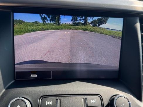 Used 2023 GMC Acadia AT4 image 25