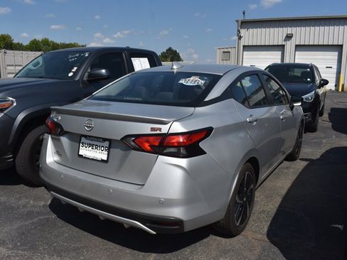 Used 2024 Nissan Versa SR FWD image 3