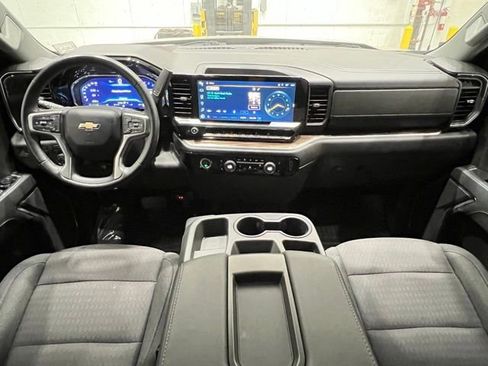 Used 2023 Chevrolet Silverado 1500 LT AWD/4WD image 23