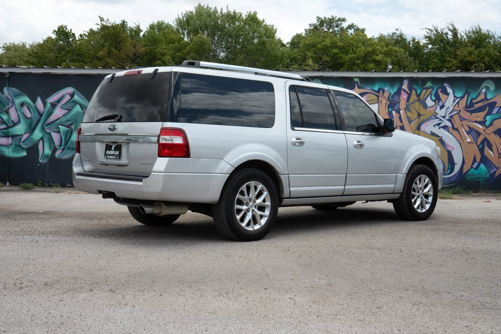 Used 2015 Ford Expedition EL Limited w/ Equipment Group 301A RWD image 10