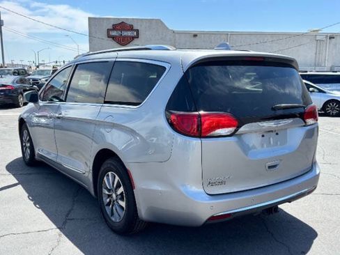 Used 2019 Chrysler Pacifica Touring-L Plus FWD image 5