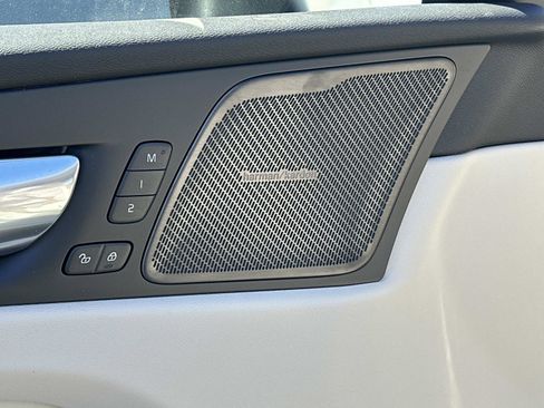 New 2026 Volvo XC60 T8 Ultra w/ Climate Package image 12