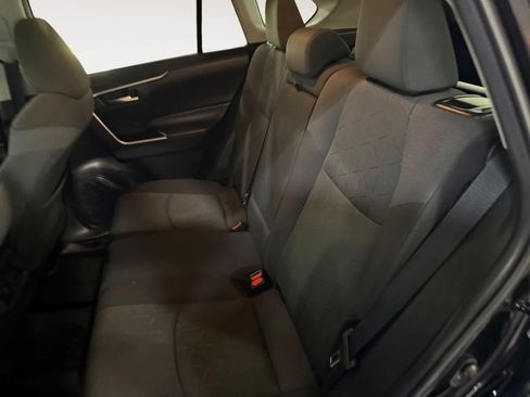 Used 2021 Toyota RAV4 XLE AWD/4WD image 17