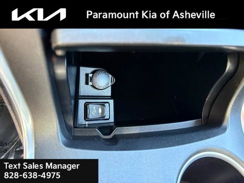 Used 2015 Toyota Camry SE image 14