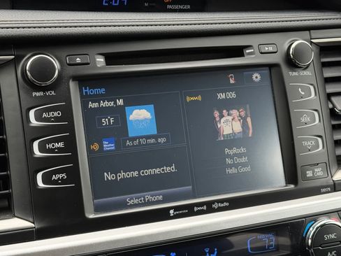 Used 2018 Toyota Highlander XLE AWD/4WD image 23