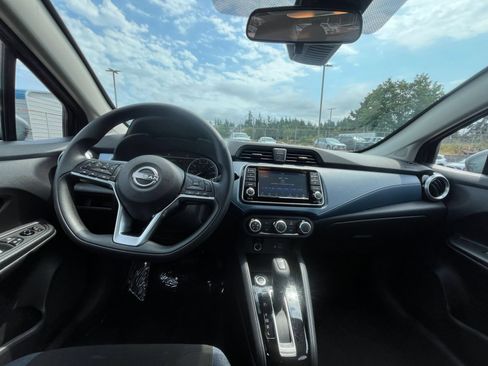 Used 2025 Nissan Versa SV FWD image 33