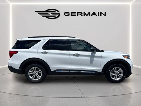 Used 2022 Ford Explorer XLT w/ Class IV Trailer Tow Package AWD/4WD image 9