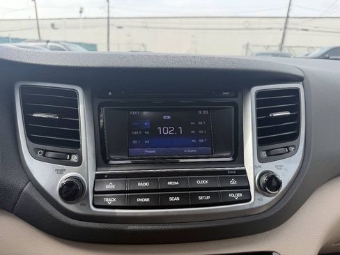 Used 2017 Hyundai Tucson SE w/ SE Popular Package 02 AWD/4WD image 16