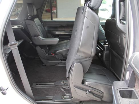 Used 2019 Ford Expedition Limited w/ Equipment Group 301A AWD/4WD image 20
