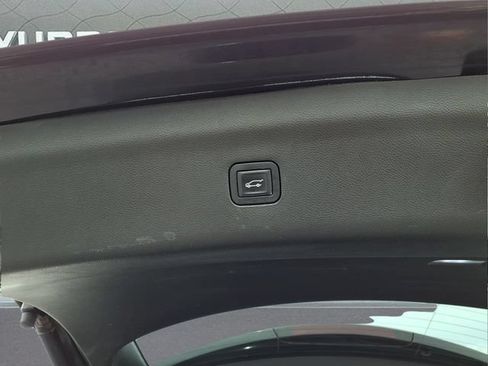 Used 2018 Buick Enclave Premium AWD/4WD image 14