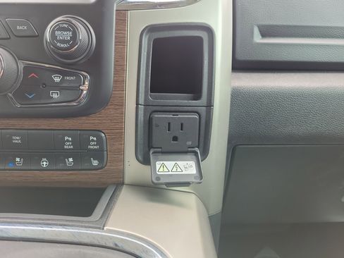 Used 2016 RAM 1500 Laramie w/ Convenience Group AWD/4WD image 27