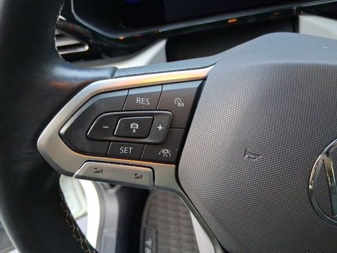 Used 2022 Volkswagen Taos S image 16