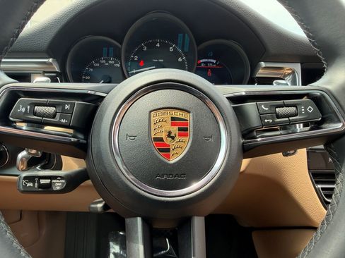 Used 2023 Porsche Macan AWD/4WD image 32