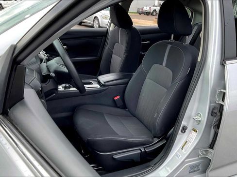 Used 2023 Nissan Sentra SV image 7