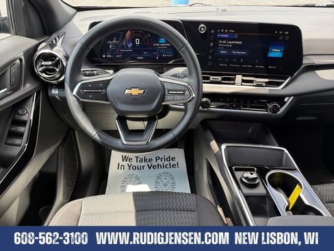 Used 2026 Chevrolet Equinox LT AWD/4WD image 13