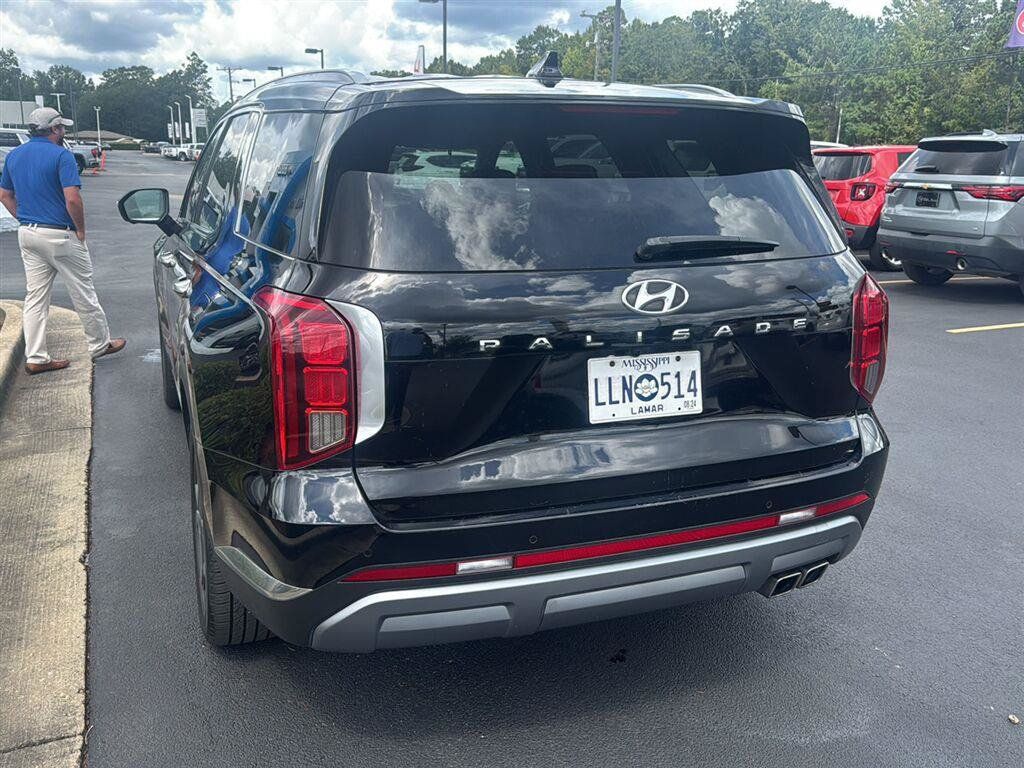 Used 2023 Hyundai Palisade Limited FWD image 5