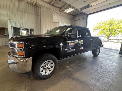 Used 2017 Chevrolet Silverado 3500 W/T AWD/4WD image 1