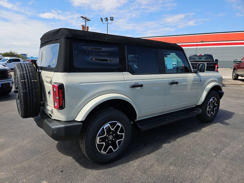 New 2026 Ford Bronco Outer Banks AWD/4WD image 13