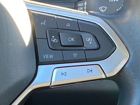 Certified 2024 Volkswagen Jetta SE image 7