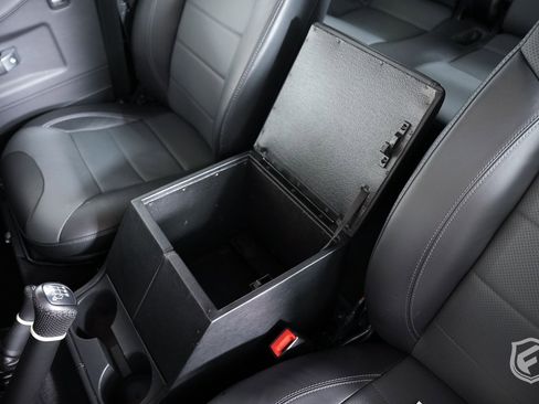 Used 1991 Land Rover Defender 110 image 28