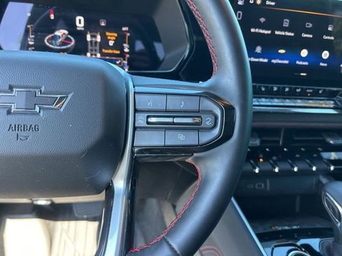 Used 2023 Chevrolet Colorado Z71 w/ Z71 Convenience Package 2 AWD/4WD image 18