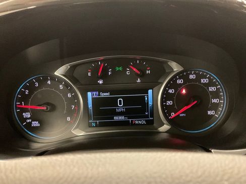 Used 2019 Chevrolet Traverse LT w/ LT Premium Package AWD/4WD image 2