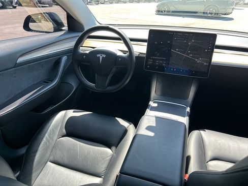 Used 2021 Tesla Model 3 Standard Range Plus RWD image 9