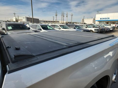 Used 2020 Chevrolet Silverado 1500 LT w/ Texas Edition image 9