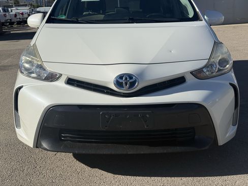 Used 2016 Toyota Prius V Three FWD image 23